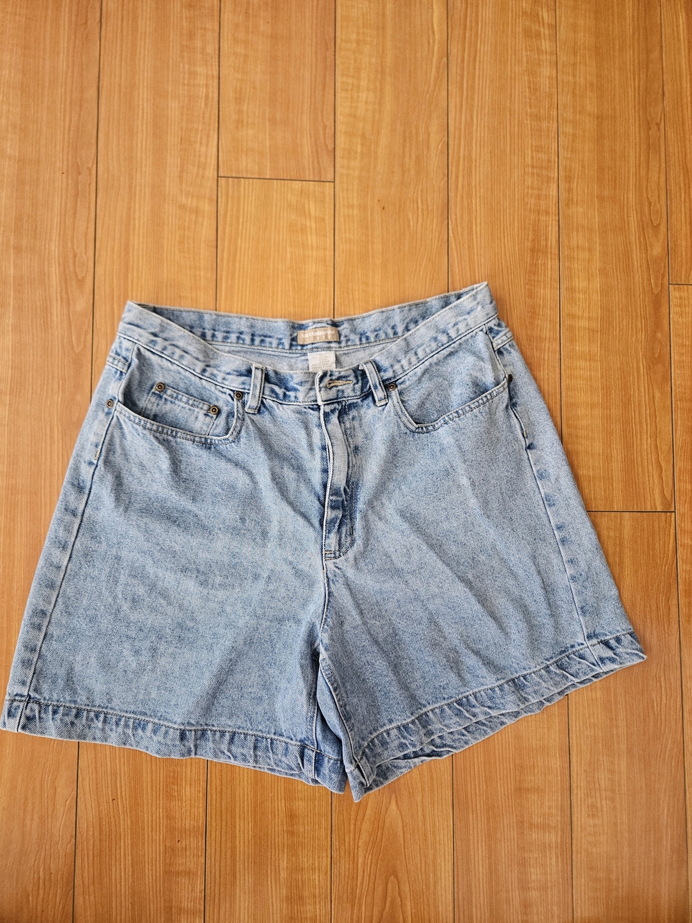 Liz Clairborne Light Blue Denim Women's High-Waist Shorts Sz 16